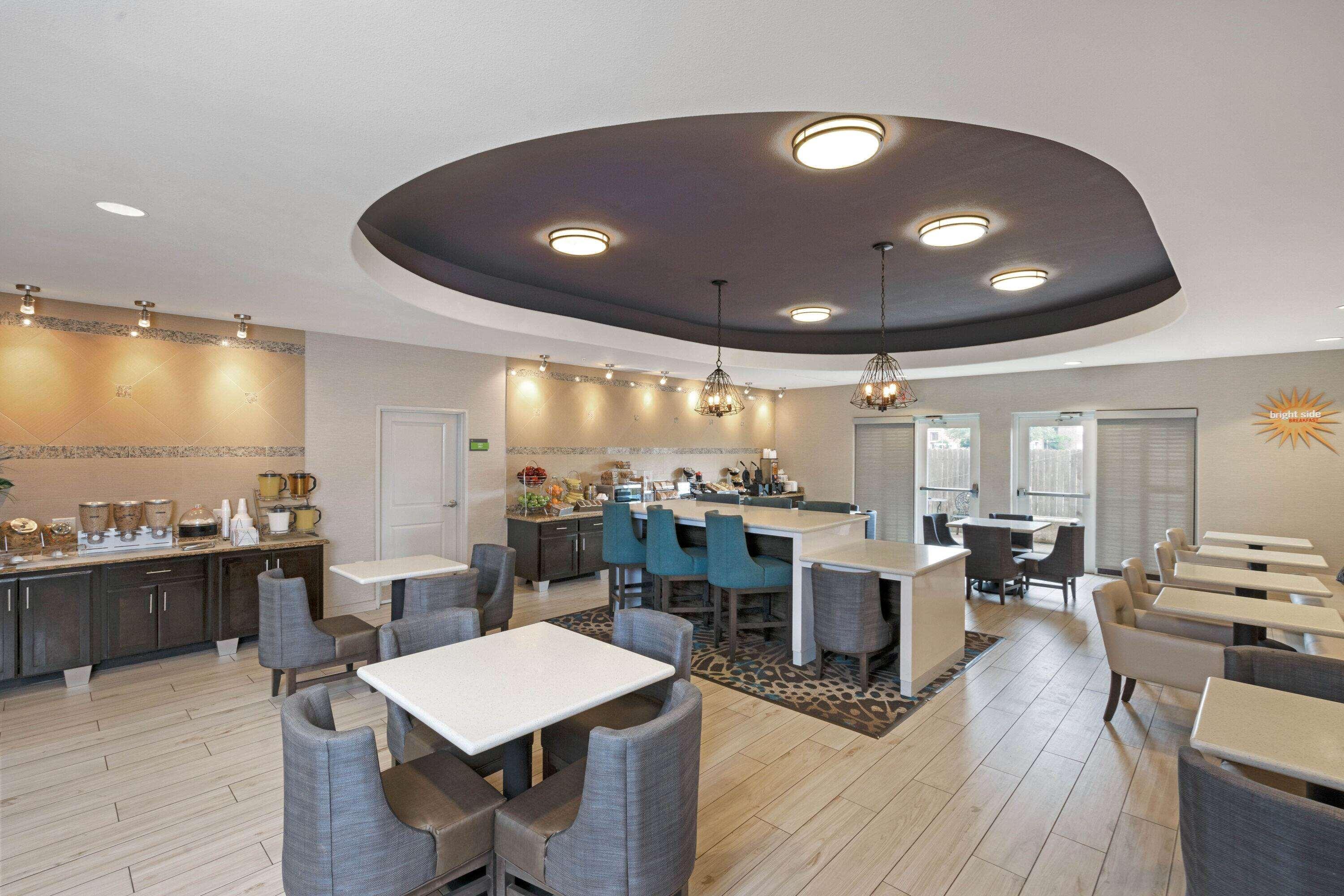 Отель La Quinta By Wyndham Houston Energy Corridor Экстерьер фото