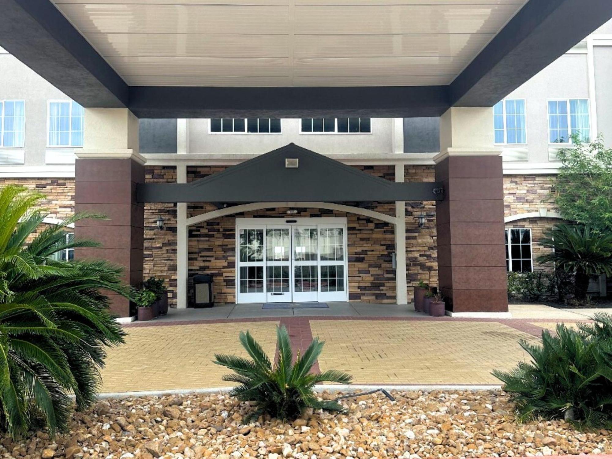 Отель La Quinta By Wyndham Houston Energy Corridor Экстерьер фото
