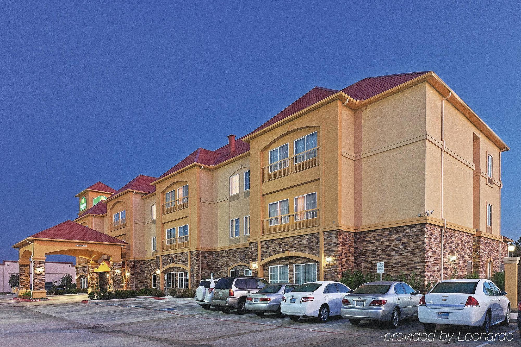 Отель La Quinta By Wyndham Houston Energy Corridor Экстерьер фото