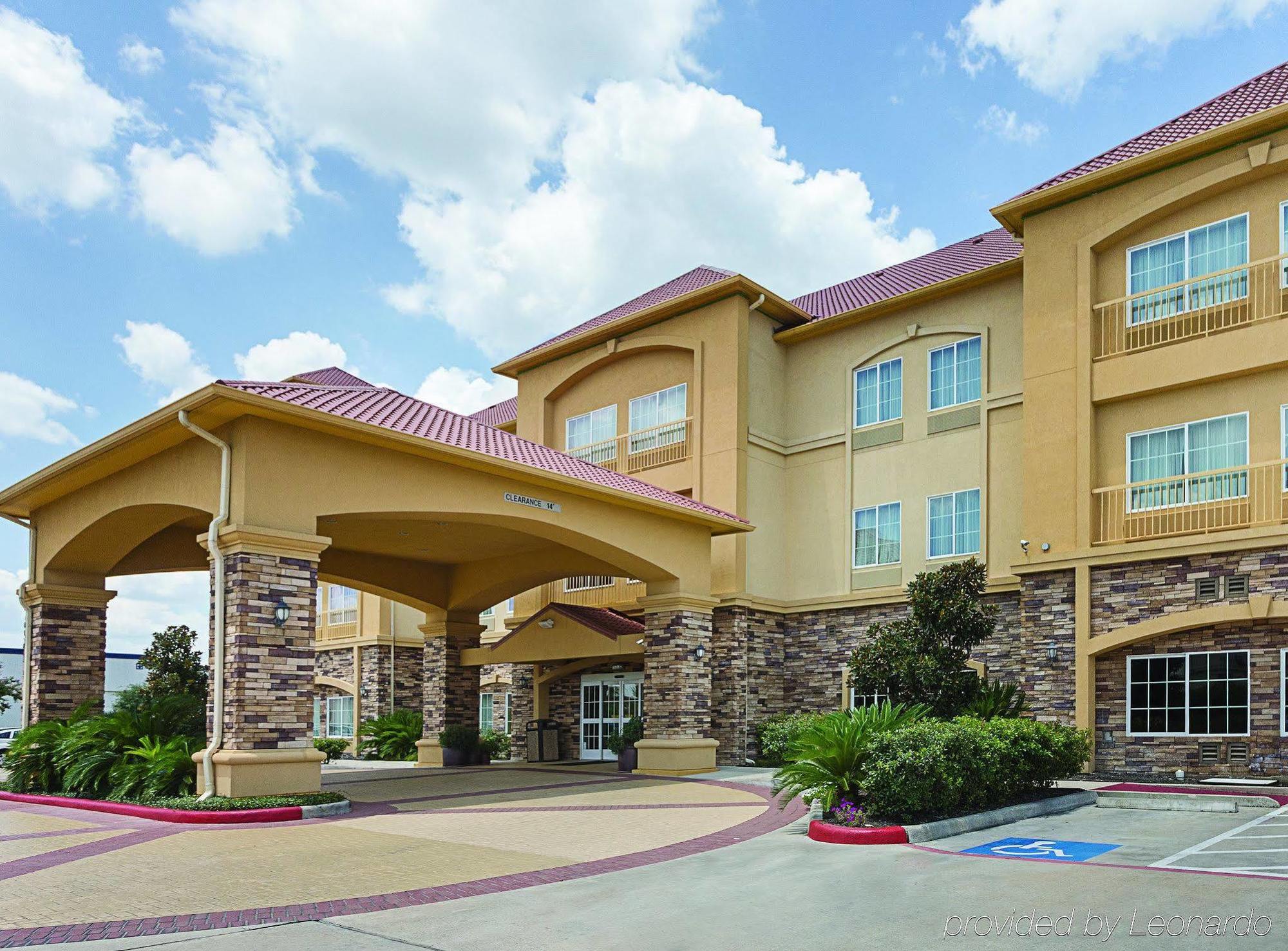 Отель La Quinta By Wyndham Houston Energy Corridor Экстерьер фото